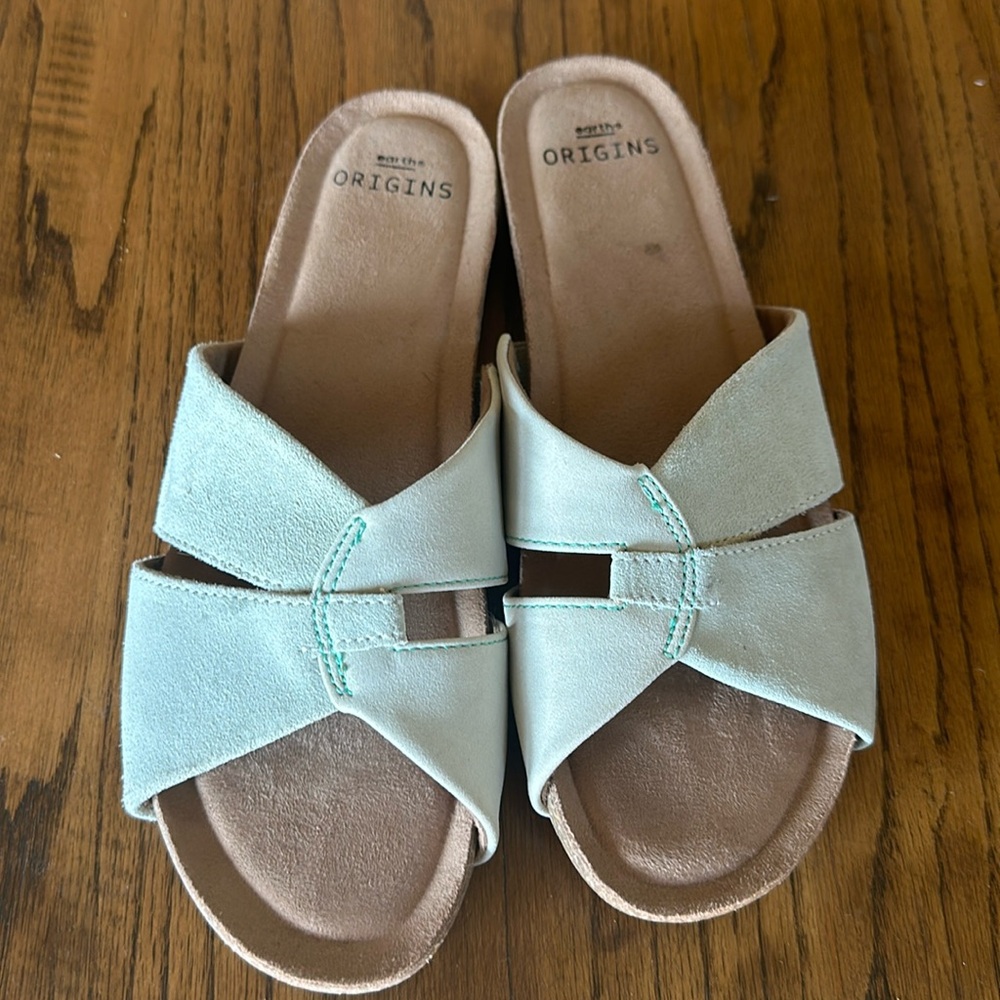 Women’s sandals size 8.5